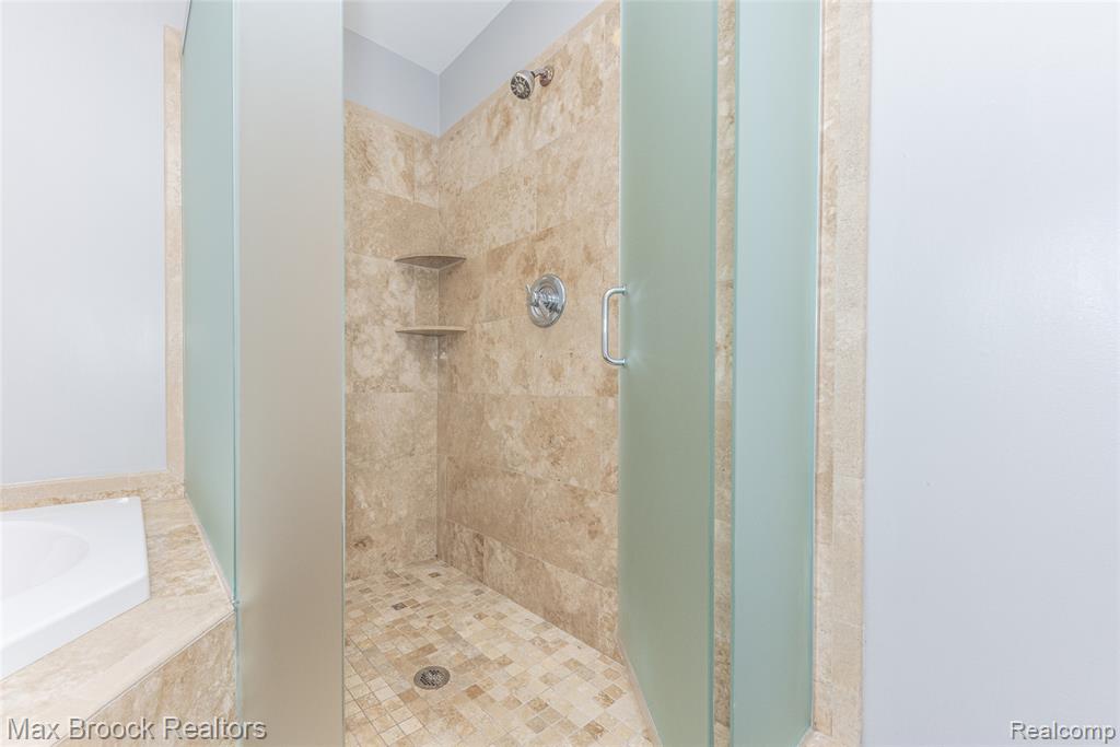 17426 Locherbie Avenue, Beverly Hills, MI 48025 — Photo 30
