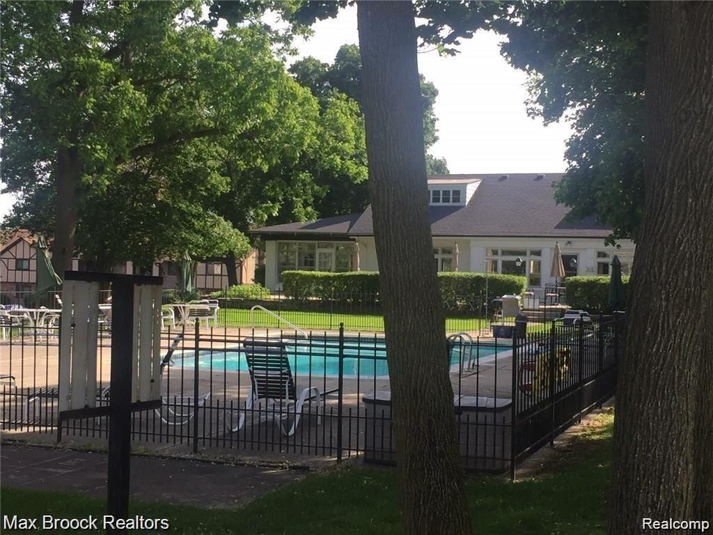 42160 WOODWARD Avenue, 25, Bloomfield Hills, MI 48304 — Photo 22