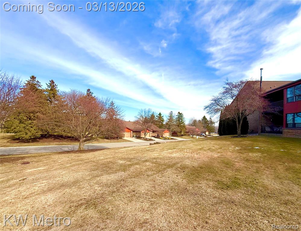 875 Greenview Court, Rochester Hills, MI 48307 — Photo 41