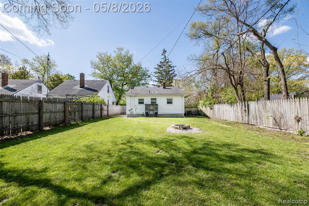 8796 Saratoga Street, Oak Park, MI 48237 — Photo 37
