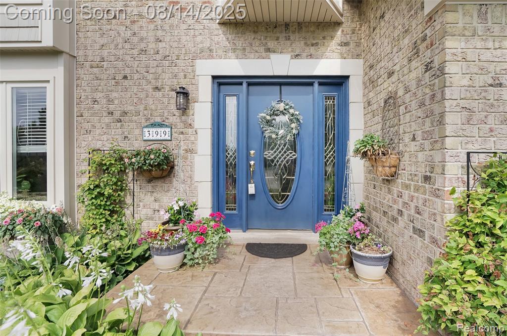399 Silvervale Drive, Rochester Hills, MI 48309 — Photo 4