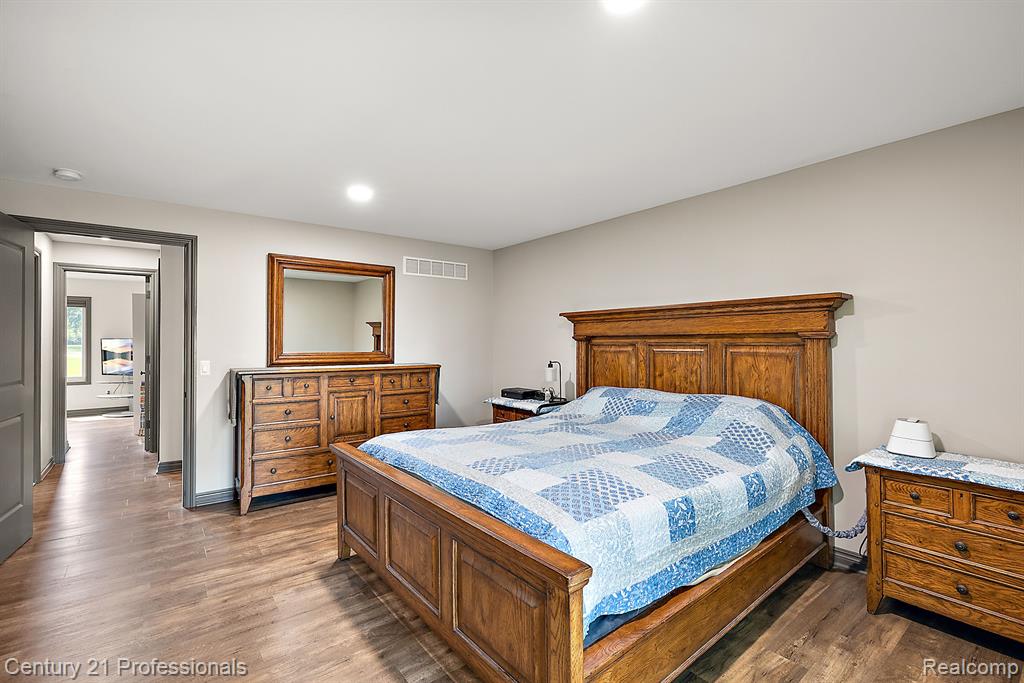 12120 SHAFFER Road, Davisburg, MI 48350 — Photo 32