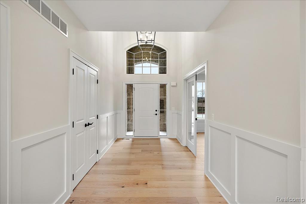 50318 Mistwood Drive, Macomb, MI 48042 — Photo 5
