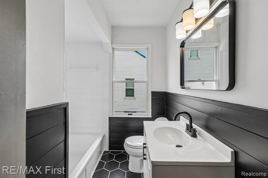 547 Leroy Avenue, Clawson, MI — Photo 9
