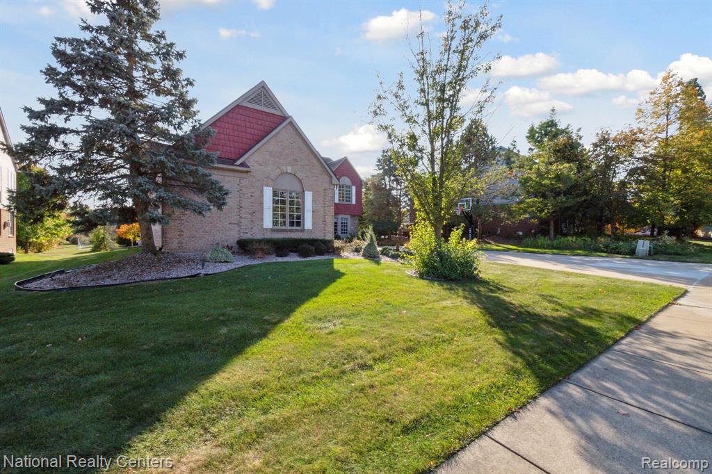 50983 WESTON Drive, Plymouth, MI 48170 — Photo 2
