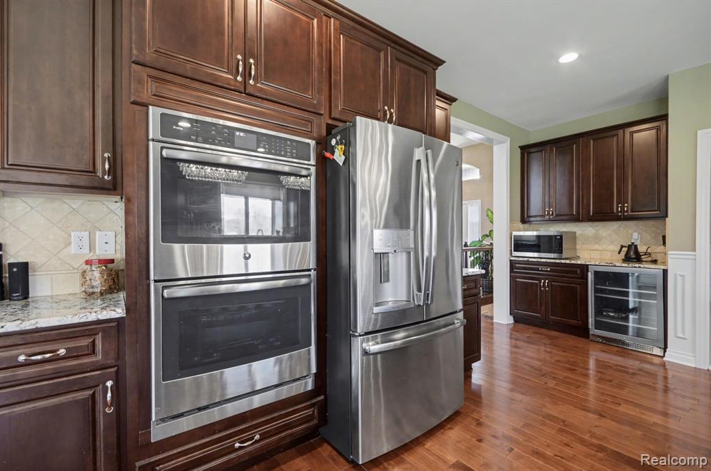 4912 Rosy Drive, Leonard, MI 48367 — Photo 13