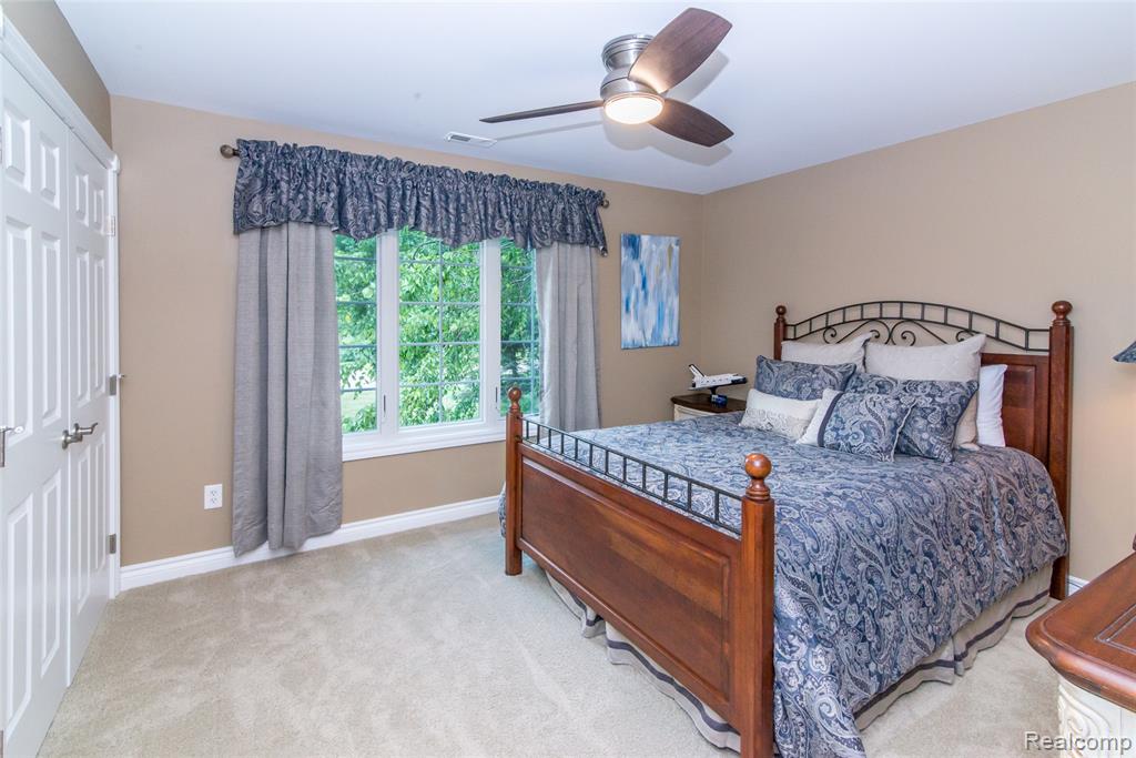 3166 W Beach Lake Drive, Milford, MI, 48380