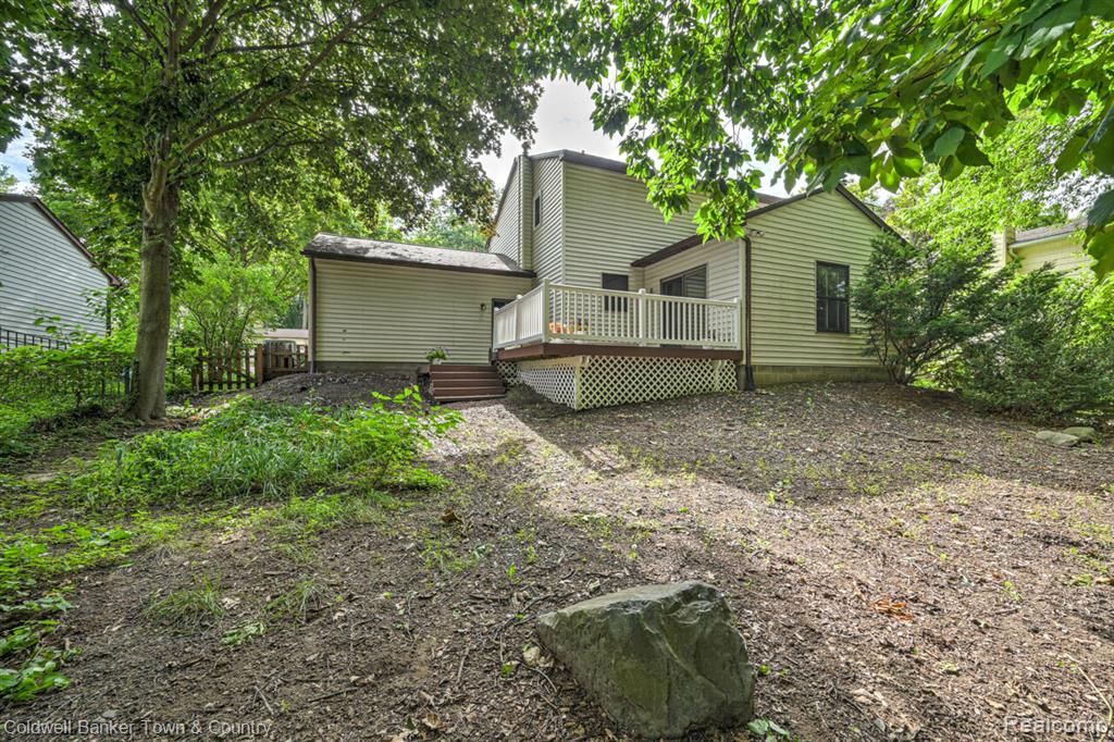 978 Oak Ridge Circle, Brighton, MI 48116 — Photo 41
