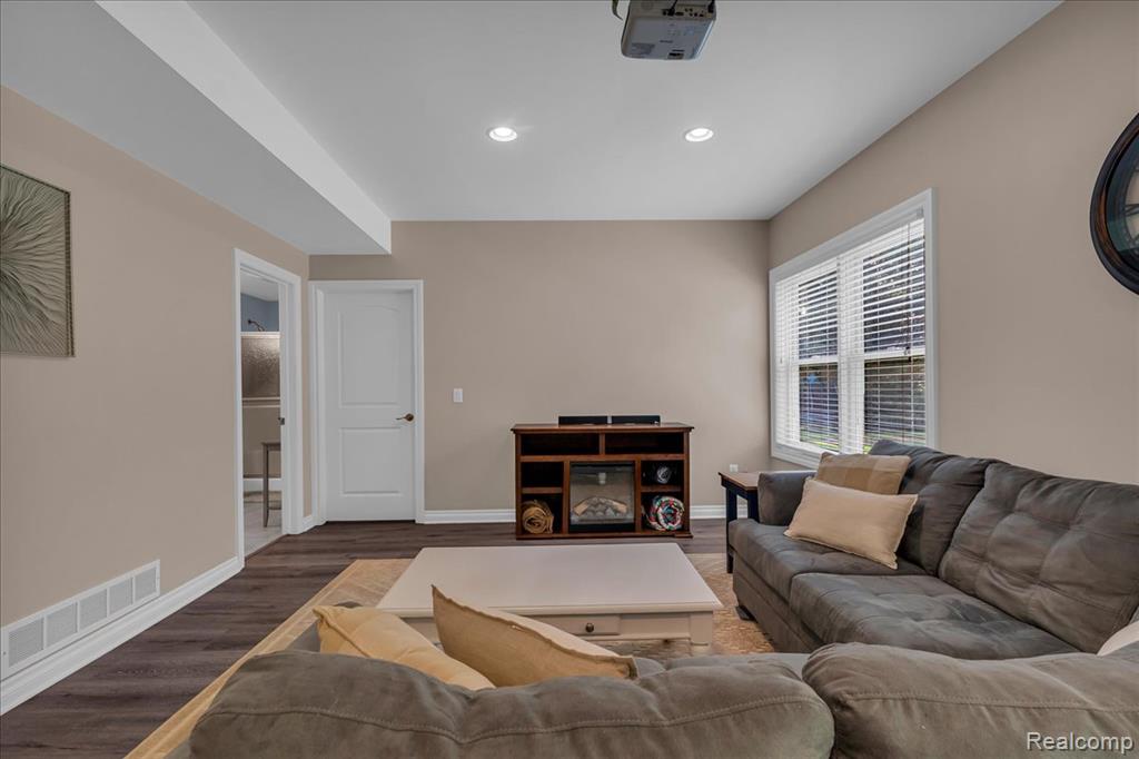4142 Oak Street, Grand Blanc, MI 48439 — Photo 36