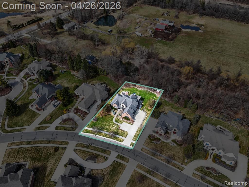 6932 Oakhurst Ridge Road, Clarkston, MI 48348 — Photo 77