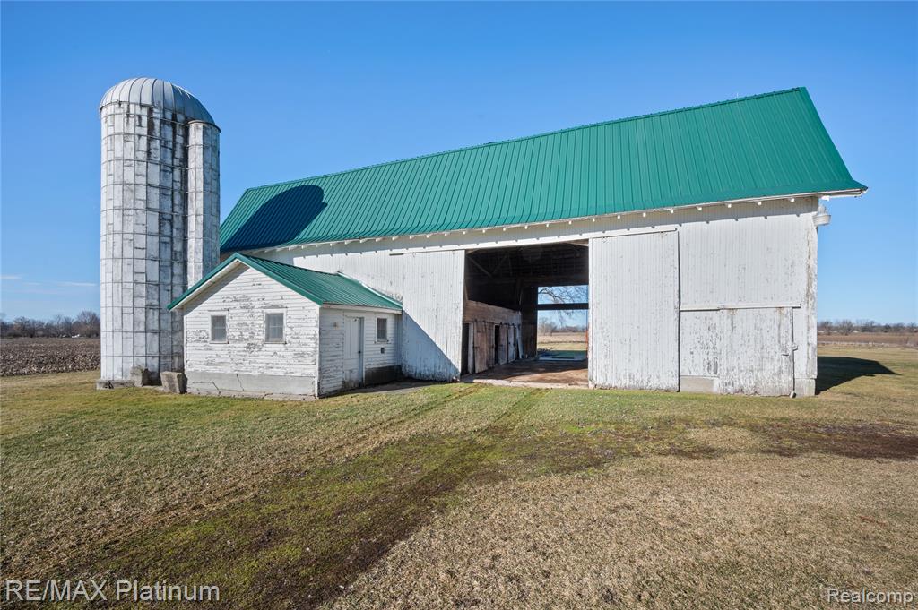 1136 S Nichols Road, Swartz Creek, MI 48473 — Photo 47