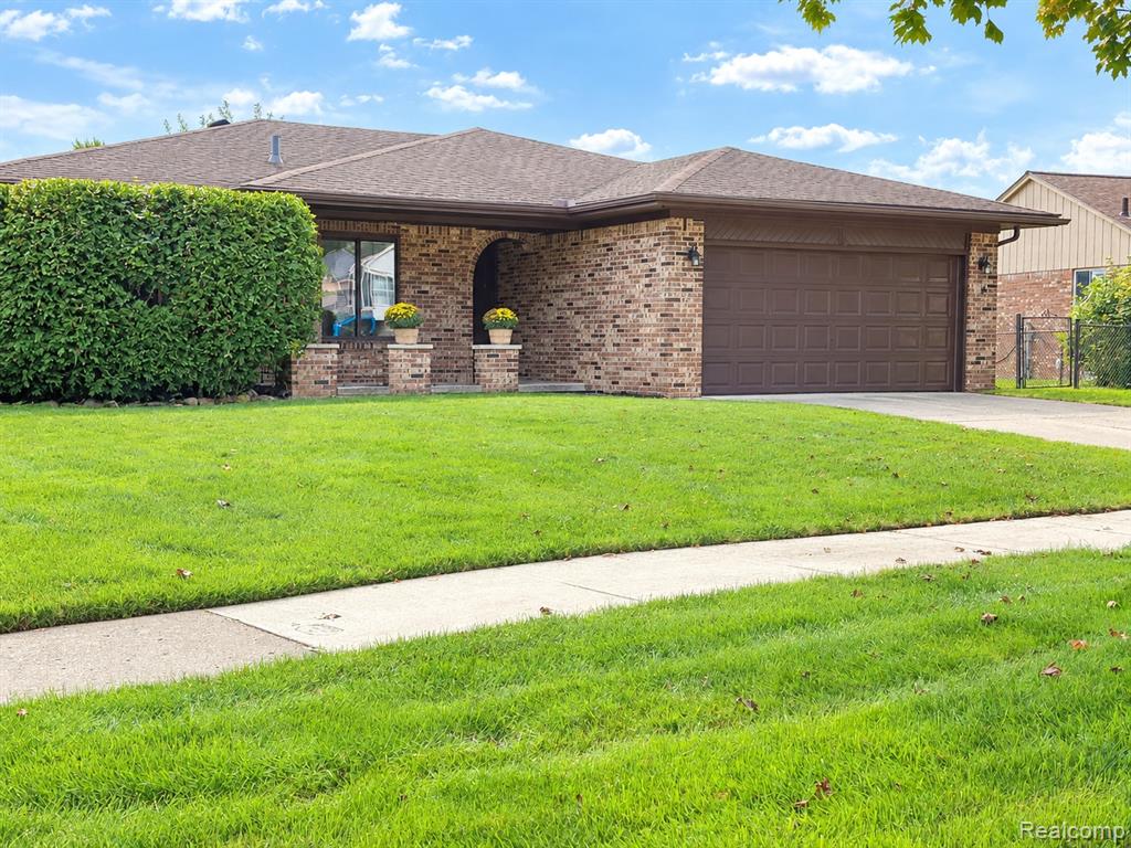 3738 Alderdale Drive, Sterling Heights, MI 48310