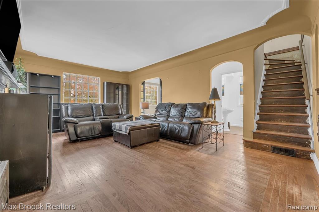2085 Pontiac Drive, Sylvan Lake, MI 48320 — Photo 17