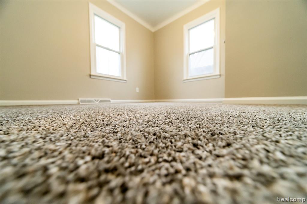 634 W HARWOOD Avenue, Madison Heights, MI 48071 — Photo 34