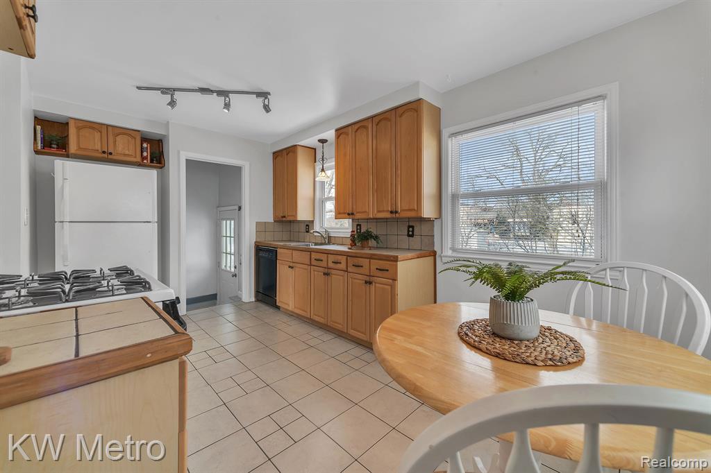 51 LINCOLN Avenue, Clawson, MI — Photo 10