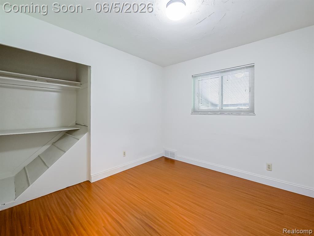 719 E Summit Street, Milford, MI 48381 — Photo 7