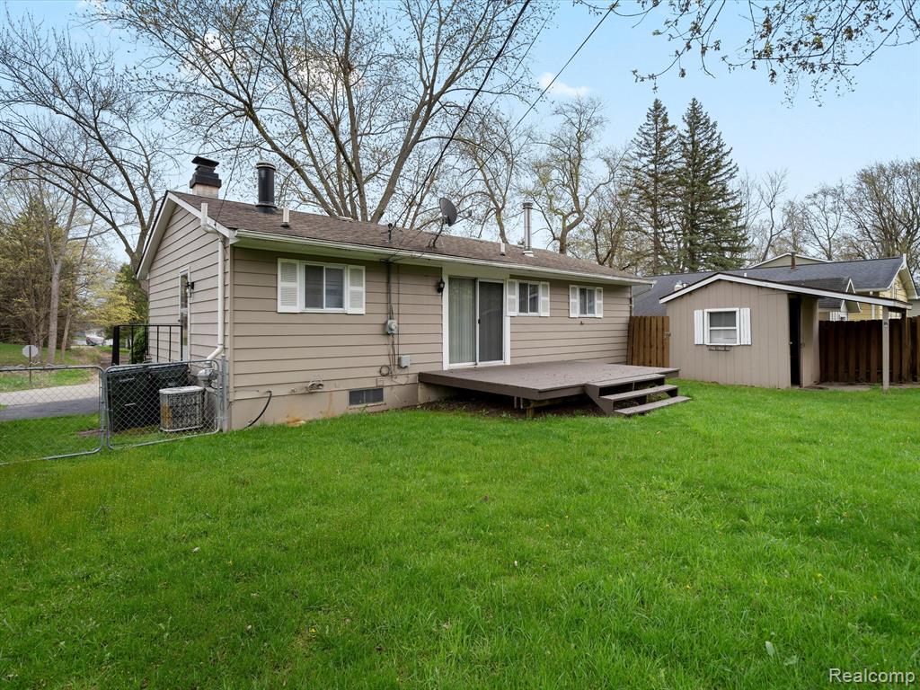 806 HARRY PAUL Drive, Lake Orion, MI 48362 — Photo 30