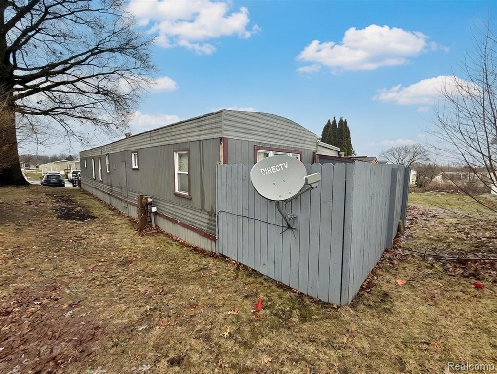 277 Glengarry Ct. W, Highland, MI — Photo 26