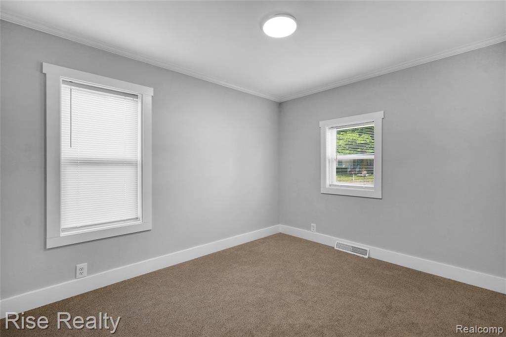 319 N Genesee Street, Montrose, MI 48457 — Photo 11