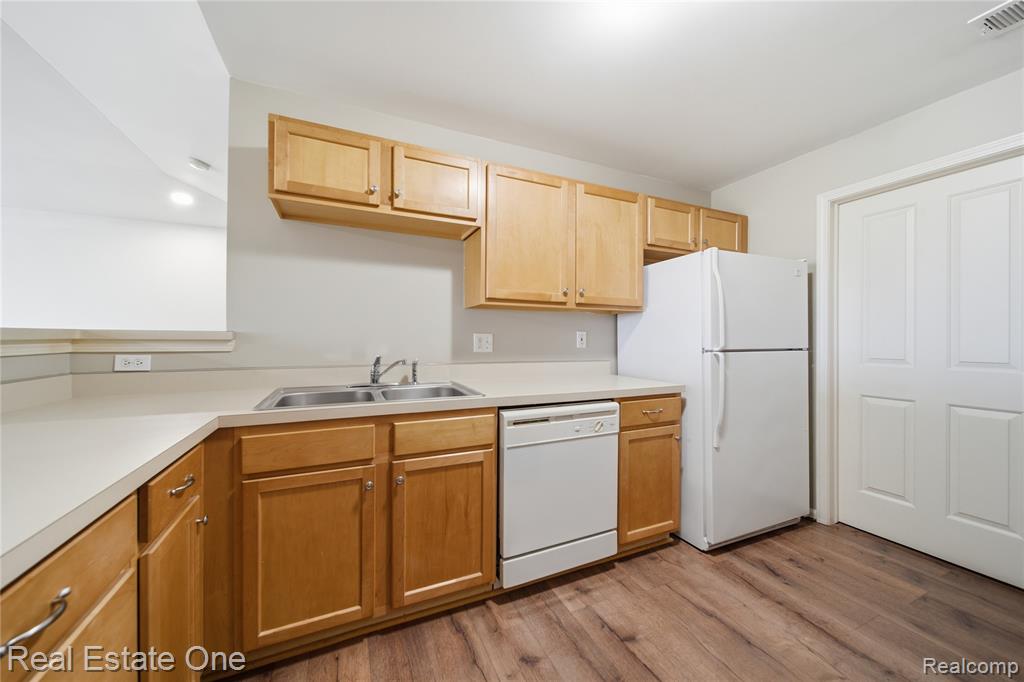 4113 Hampton Ridge Boulevard, Howell, MI 48843 — Photo 10
