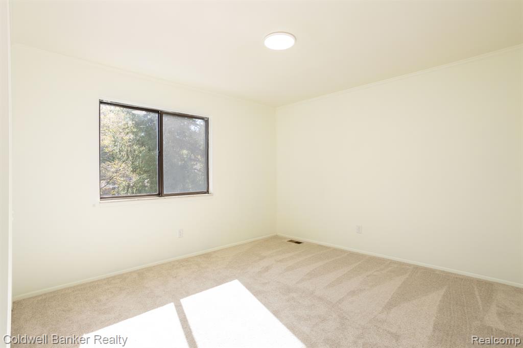 46038 SPINNING WHEEL Drive, Canton, MI 48187 — Photo 29