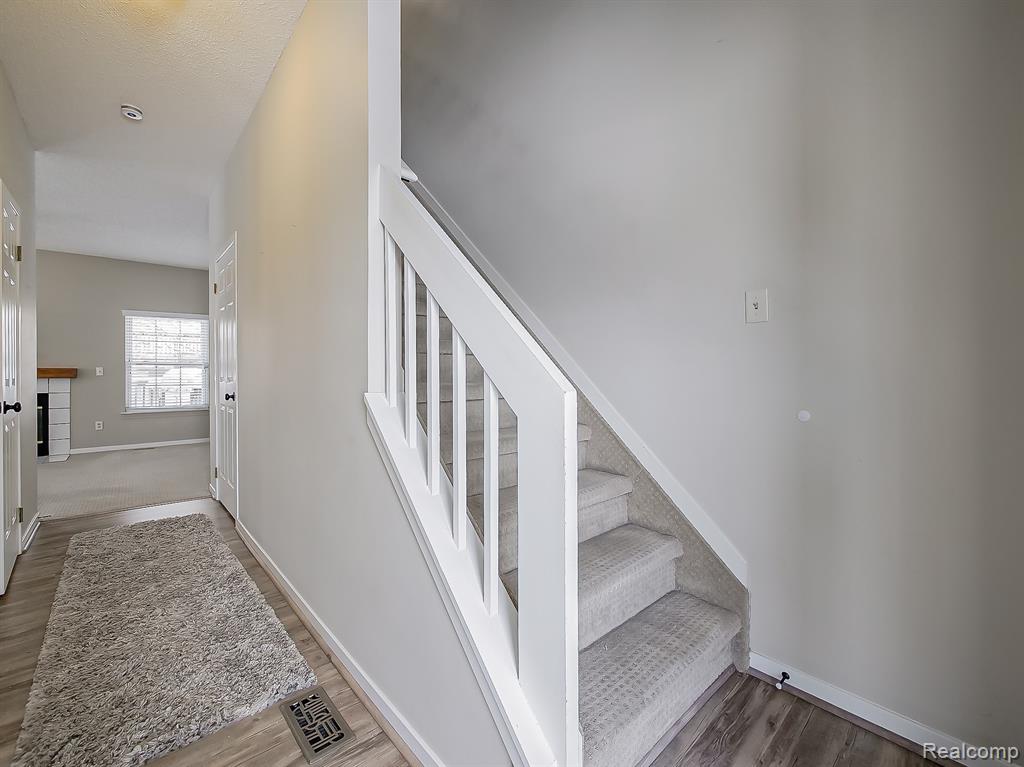 41399 Belden Circle, Novi, MI 48377 — Photo 8