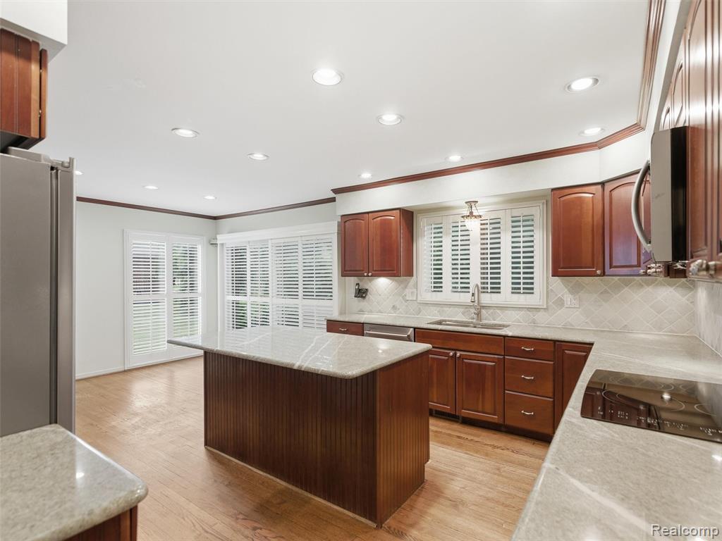 6394 Rose Boulevard, West Bloomfield, MI — Photo 20