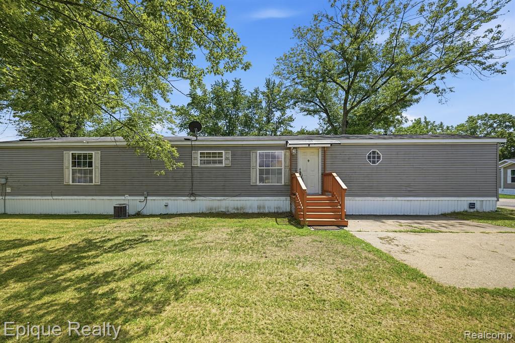 6255 Lake Drive, Augusta, MI 48197 — Photo 2