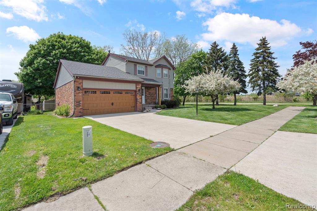 50631 NEWCASTLE Drive, Chesterfield, MI 48047 — Photo 5