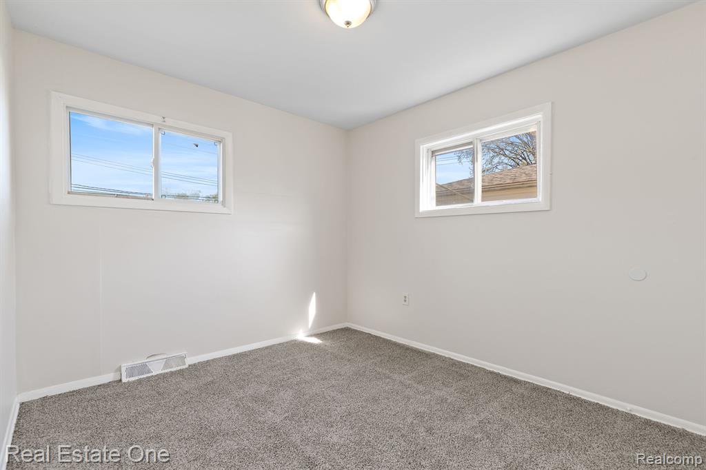 7957 PINE Street, Taylor, MI 48180 — Photo 15