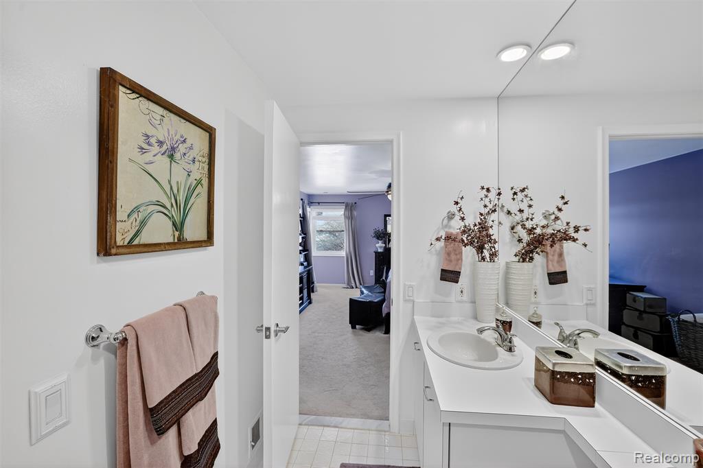 7328 Simsbury Drive, West Bloomfield, MI — Photo 32