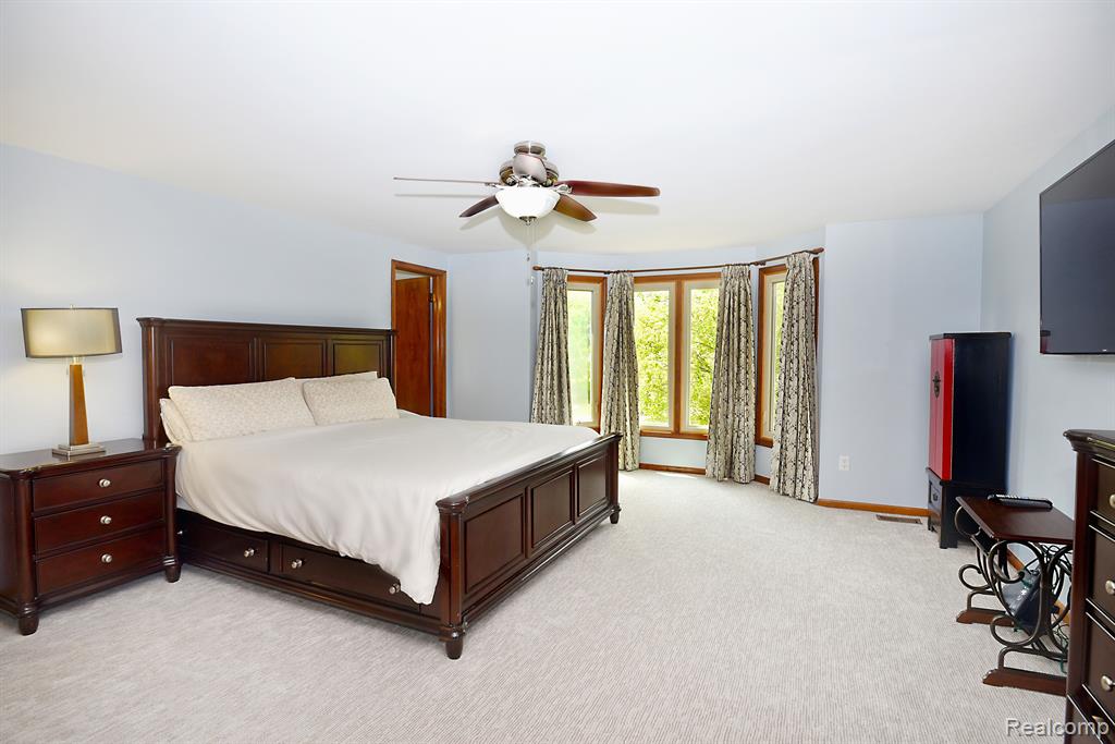 6186 Smithfield Drive, Troy, MI 48085 — Photo 19