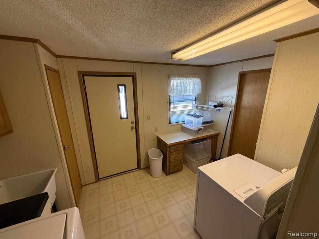 3028 E Bay Drive, Fenton, MI 48430 — Photo 15