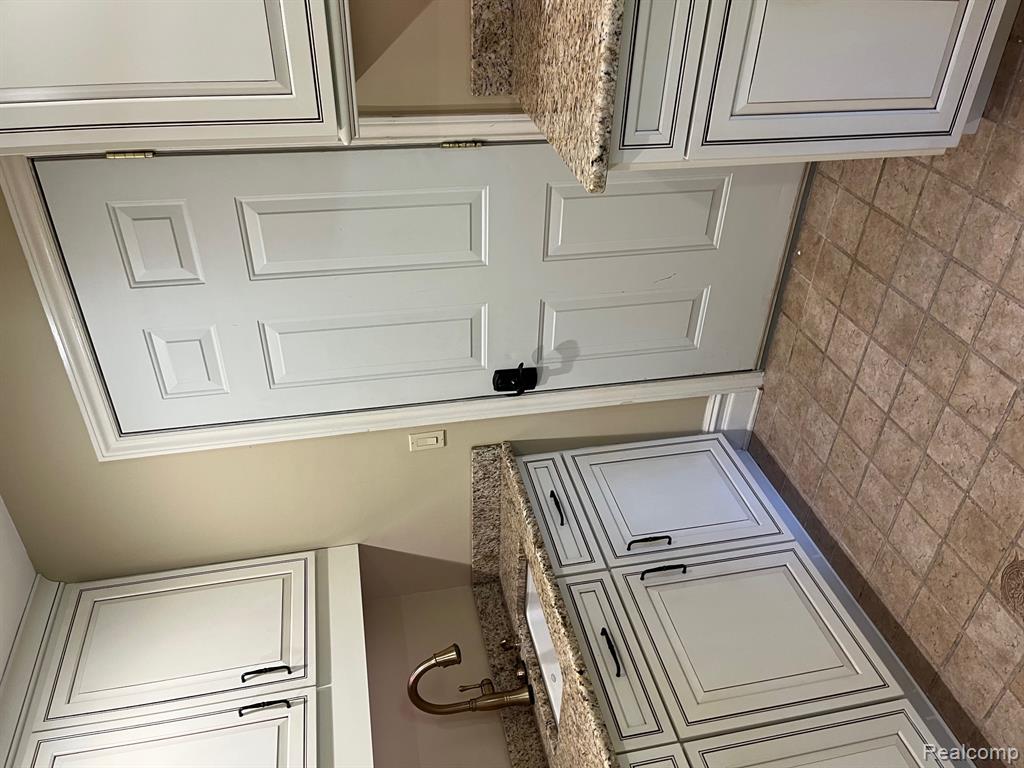 2888 Parkway Place, Hartland, MI 48353 — Photo 17