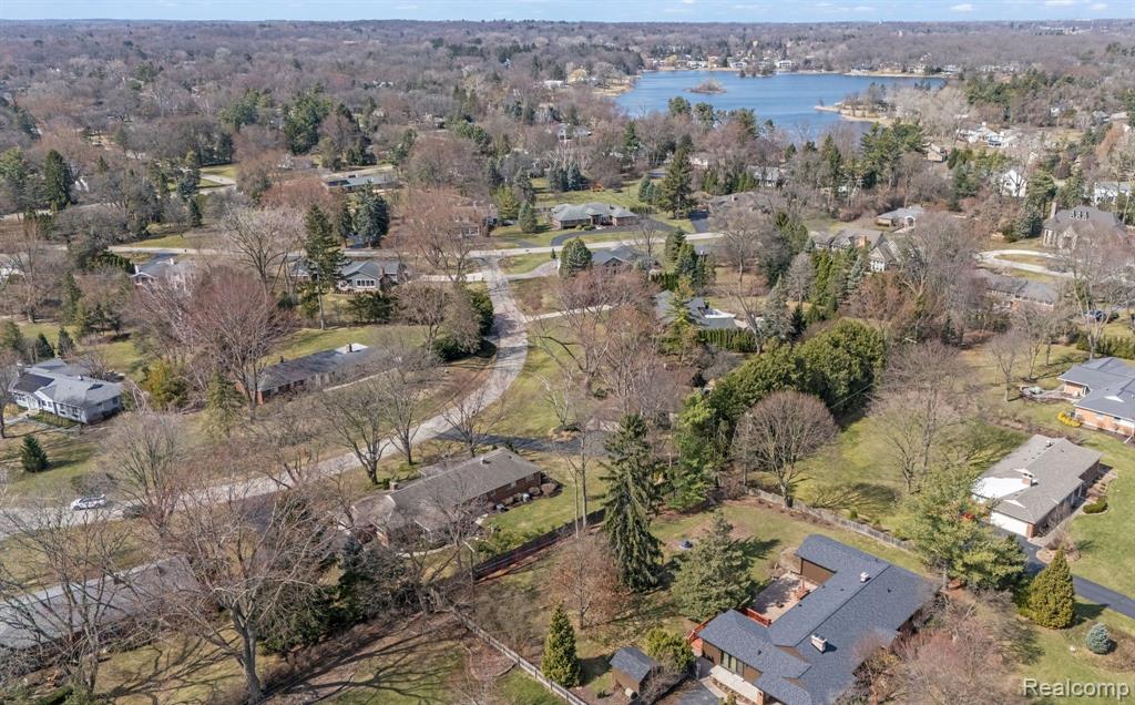 5889 ORCHARD BEND Road, Bloomfield Hills, MI 48301 — Photo 15
