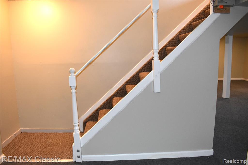 7901 Lawrence, West Bloomfield, MI — Photo 35