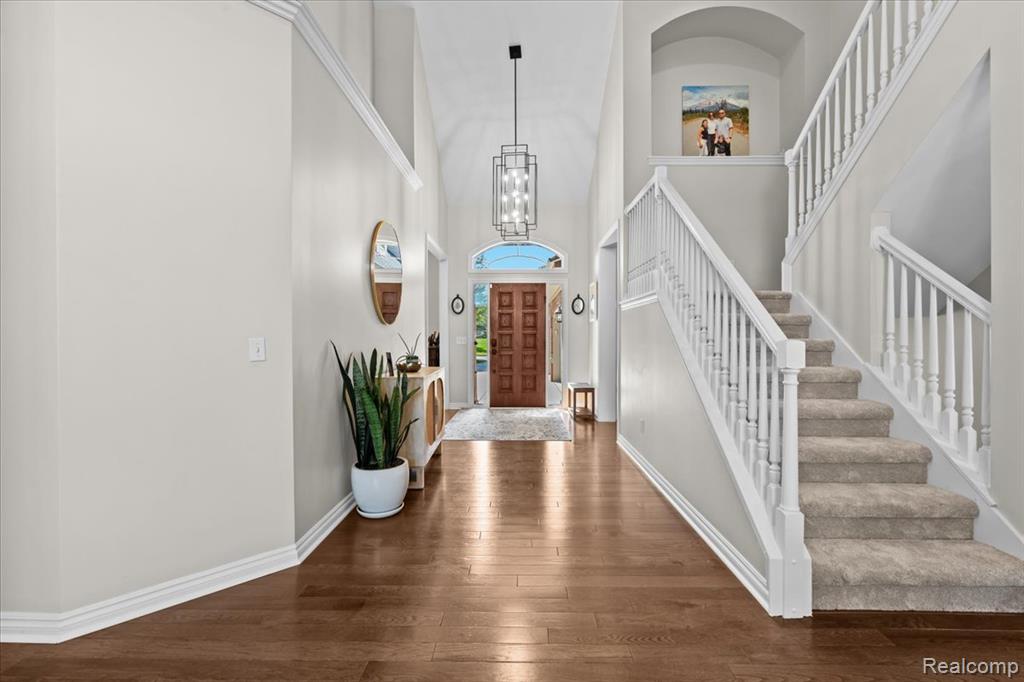10817 Cliffview Drive, South Lyon, MI 48178 — Photo 3
