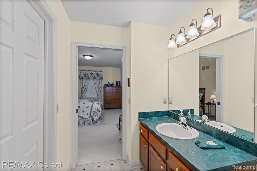 9267 Jill Marie Lane, Swartz Creek, MI 48473 — Photo 10
