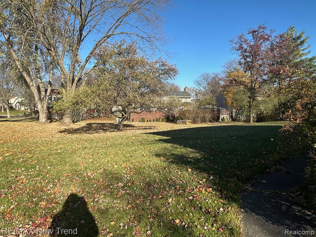 5748 Kingsfield Drive, West Bloomfield, MI — Photo 41