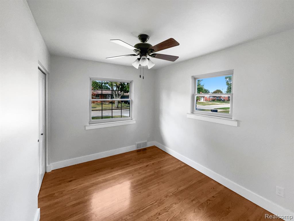 6842 APACHE Trail, Westland, MI — Photo 16
