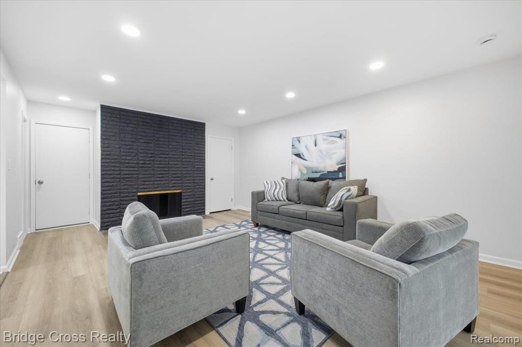17537 Roseland Boulevard, Lathrup Village, MI 48076 — Photo 15