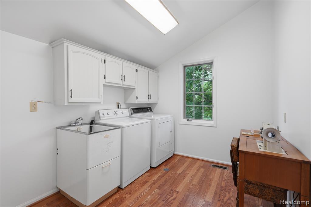 9277 Burning Tree Drive, Grand Blanc, MI 48439 — Photo 41