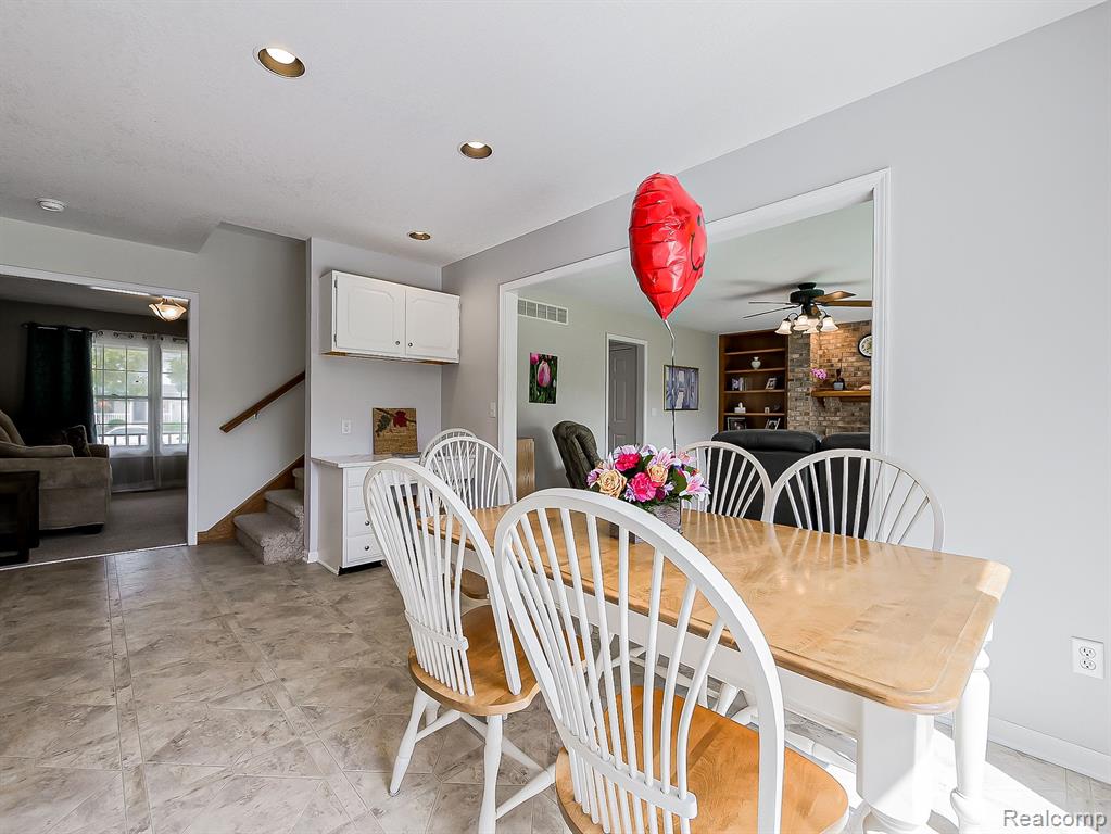 1394 MIDDLEWOOD Drive, Saline, MI 48176 — Photo 11