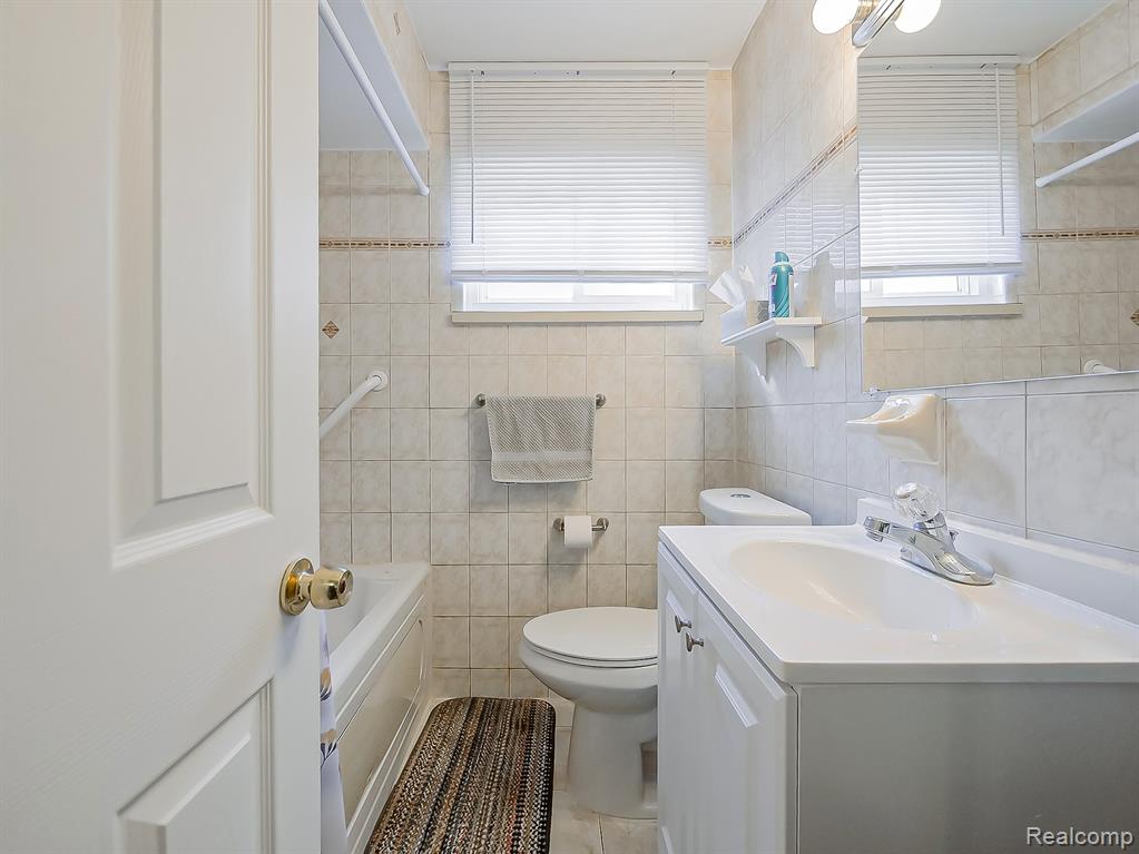 29221 Mark Avenue, Madison Heights, MI 48071 — Photo 19