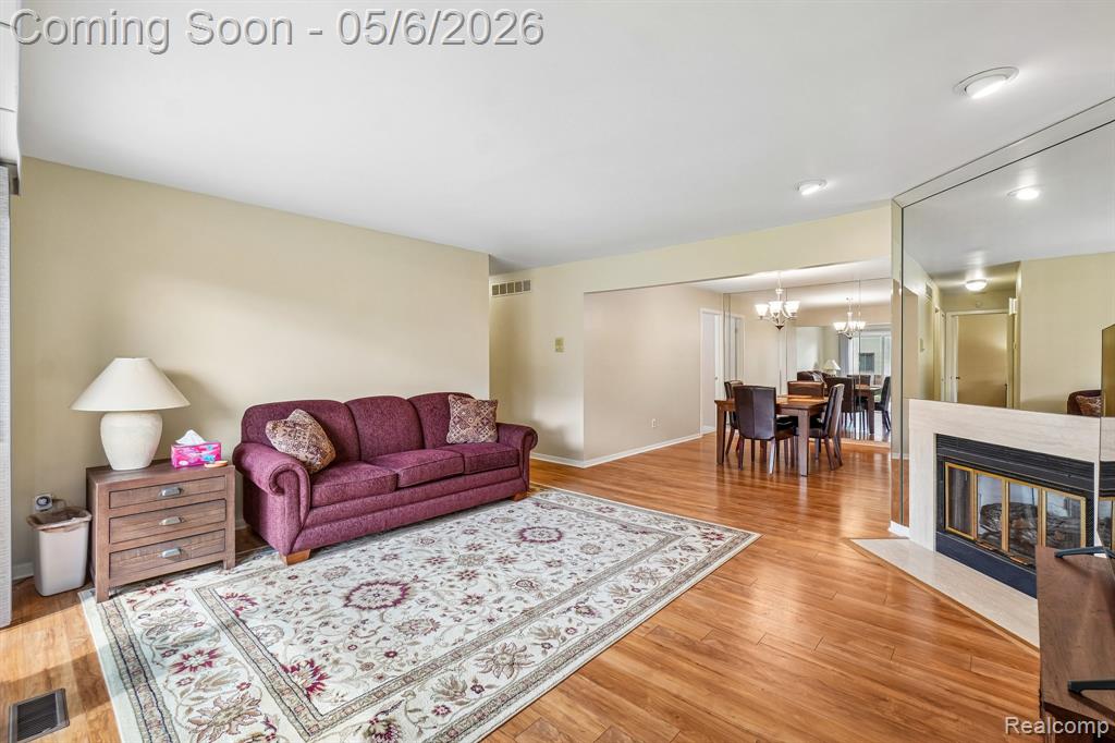 7132 Clements, West Bloomfield, MI — Photo 4