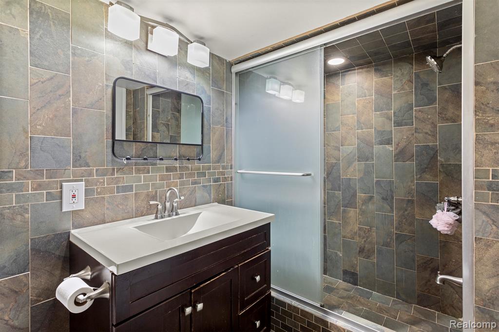 6547 Colonial Street, Dearborn Heights, MI 48127 — Photo 23
