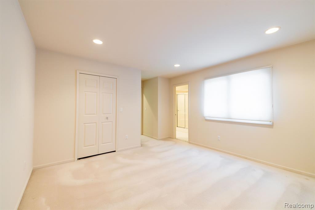 9854 HAWTHORNE GLEN Drive, Grosse Ile, MI 48138 — Photo 22
