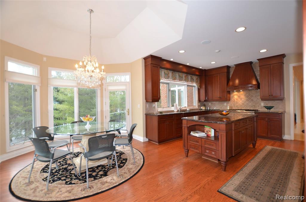 2551 Ginger Court, Bloomfield Hills, MI 48304 — Photo 9