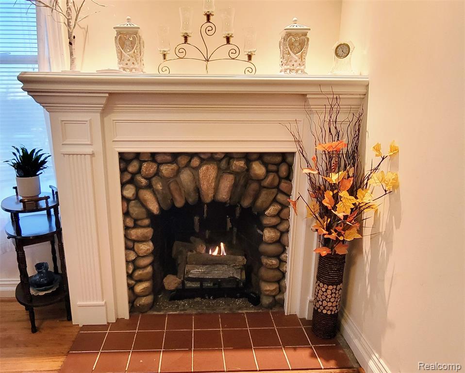 5025 N Hickory Ridge Road, Highland, MI — Photo 11