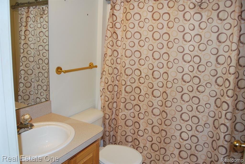 697 RAVENCREST Lane, 5, Westland, MI — Photo 24